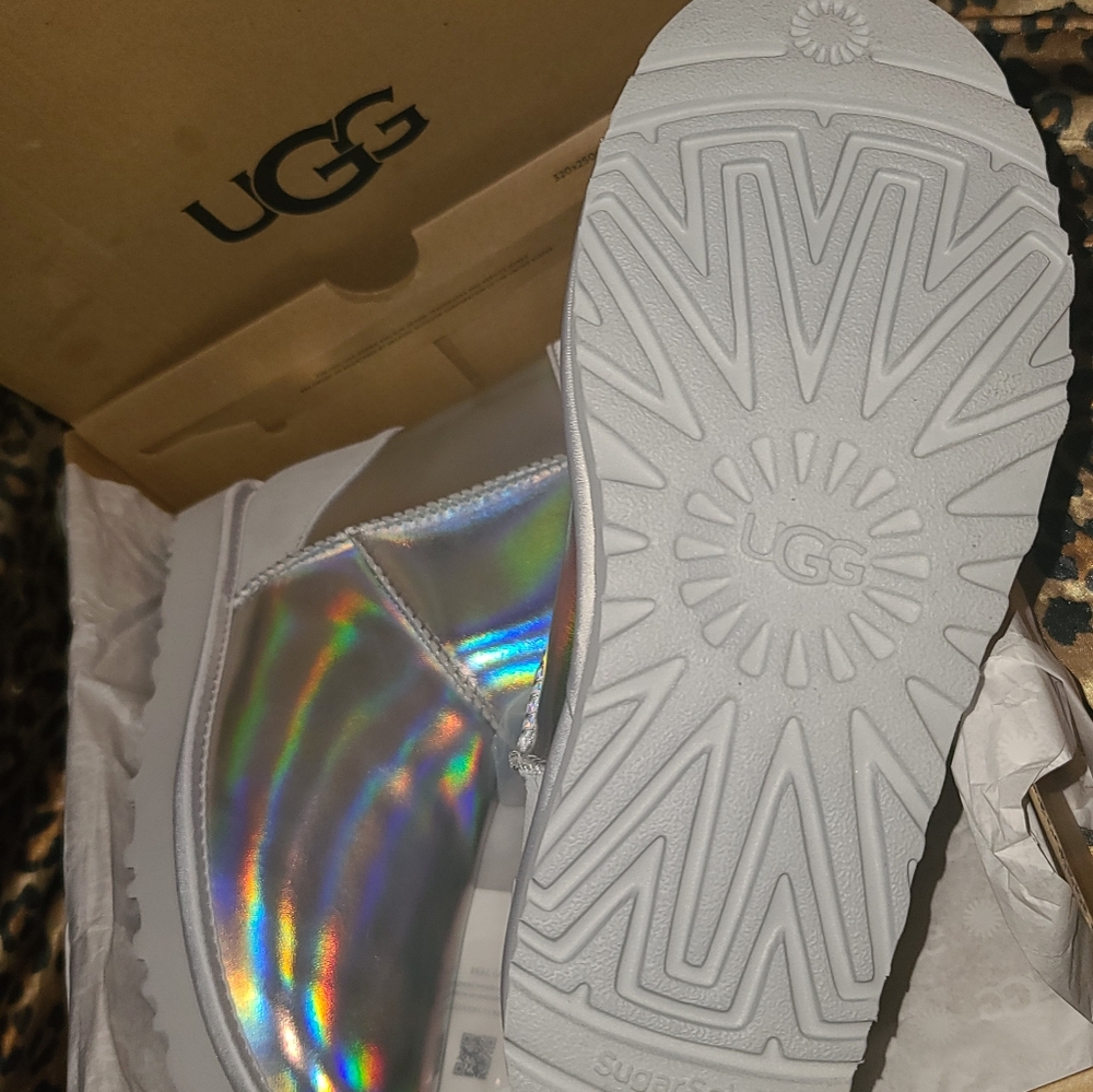 Ugg Boots - Picture 11 of 16